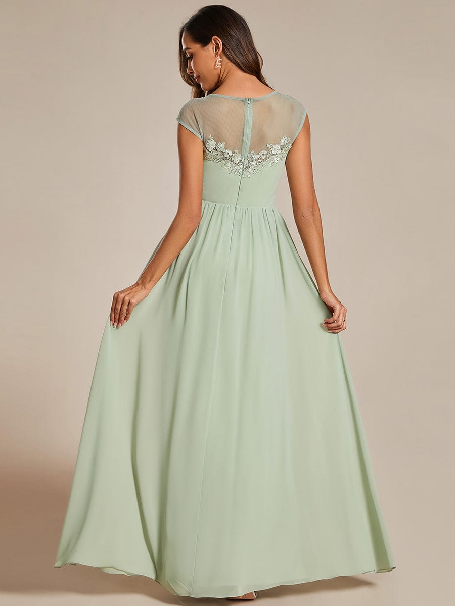 Elegant Chiffon A-Line Evening Gown with Cap Sleeves and Shoulder Applique