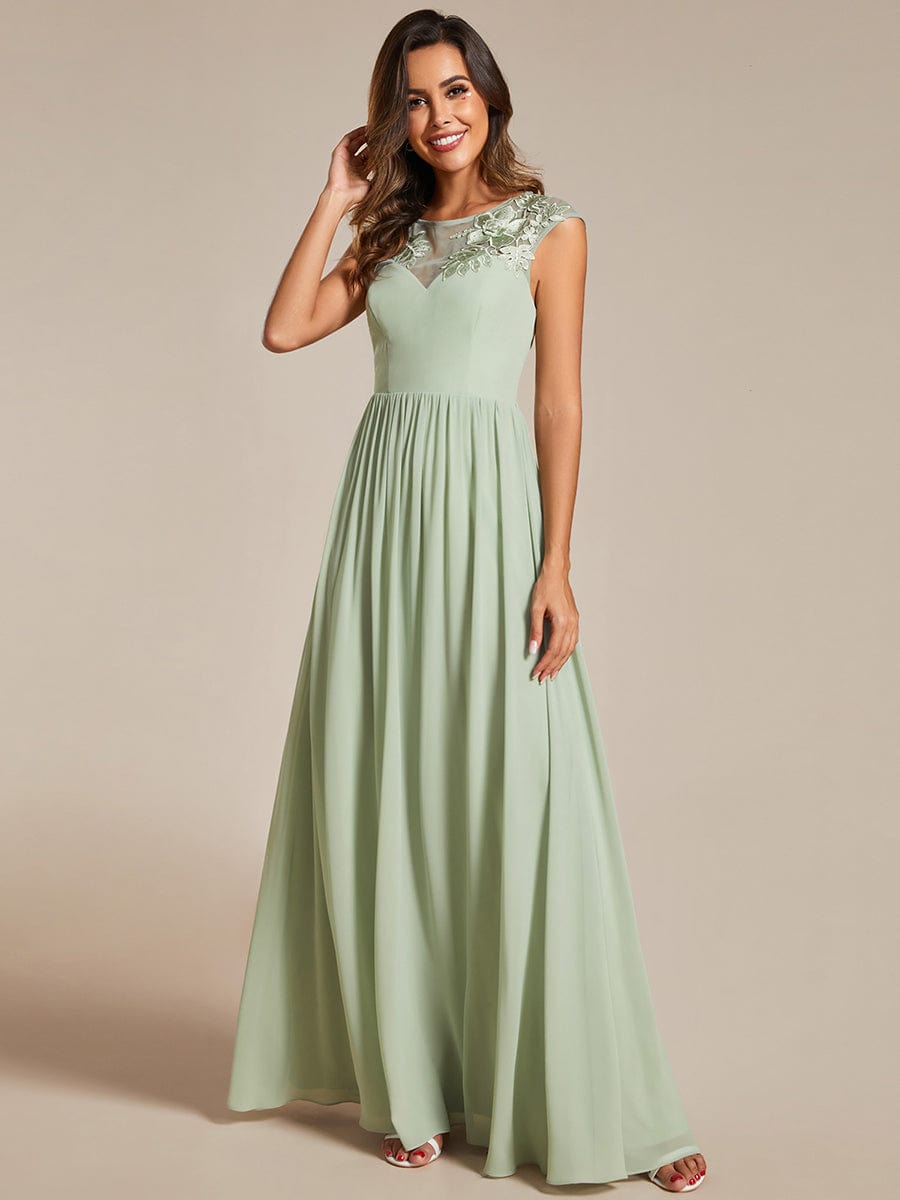 Elegant Chiffon A-Line Evening Gown with Cap Sleeves and Shoulder Applique